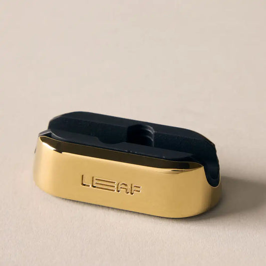 Dermaplaner Stand, Gold
